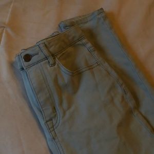 lightwash high waisted jeans